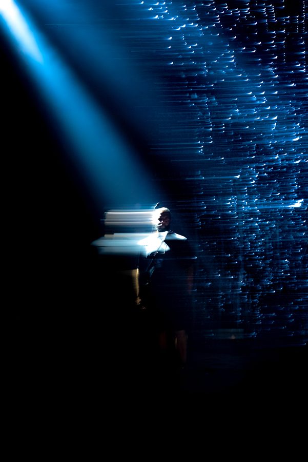 Jon Bon Jovi — behind the scenes stage lighting